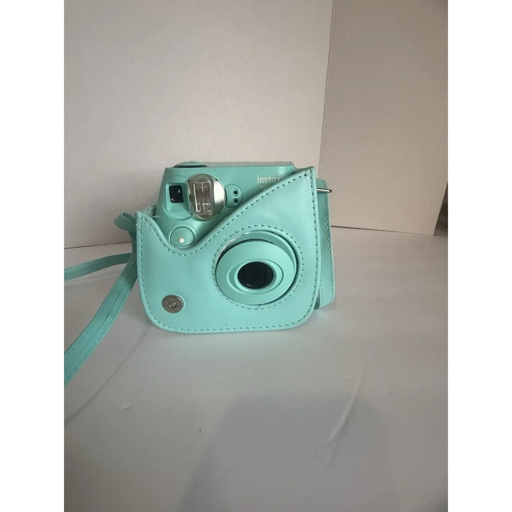 Fujifilm Instax Mini 7S Instant Camera in Mint Green with Matching Case